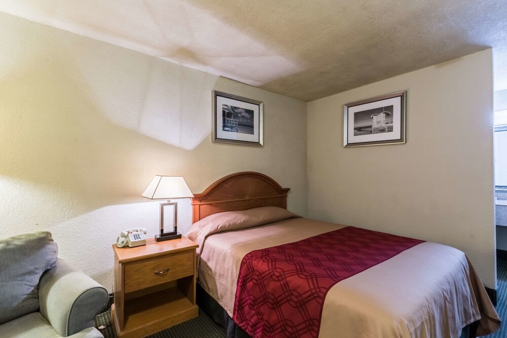Eco Inn Suites by Hotel O Baytown - photo 22