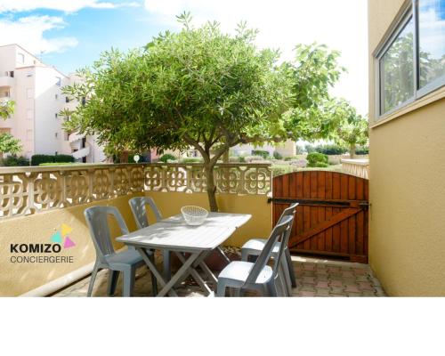 Les Pieds Dans L’eau in Unknown City, France