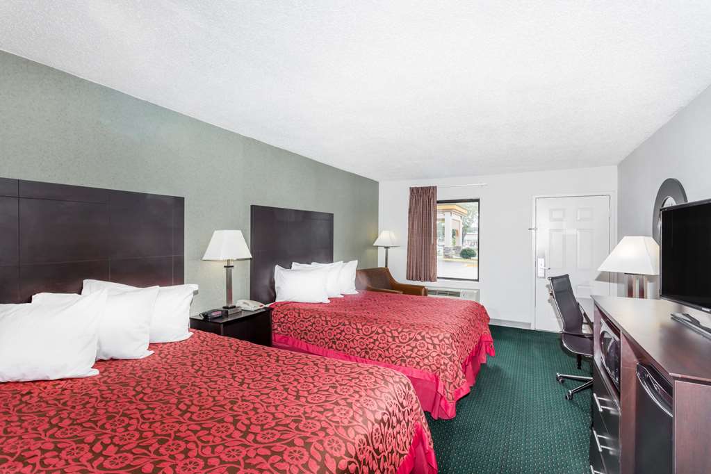 Days Inn by Wyndham Hendersonville - photo 5