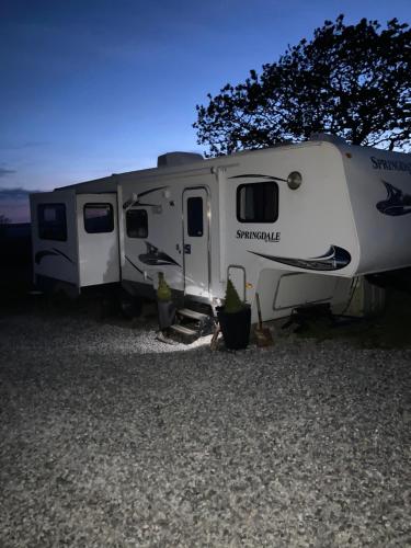 5th Wheel Trailer - last minute hotel in Bere Alston