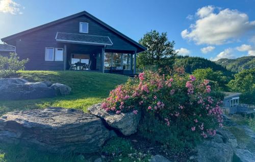 4 Bedroom Amazing Home In Lindesnes — 4-Star Luxury Hotel in Vigeland, Norway