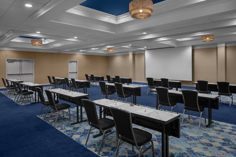 Hotel Indigo Mount Pleasant by IHG - photo 63