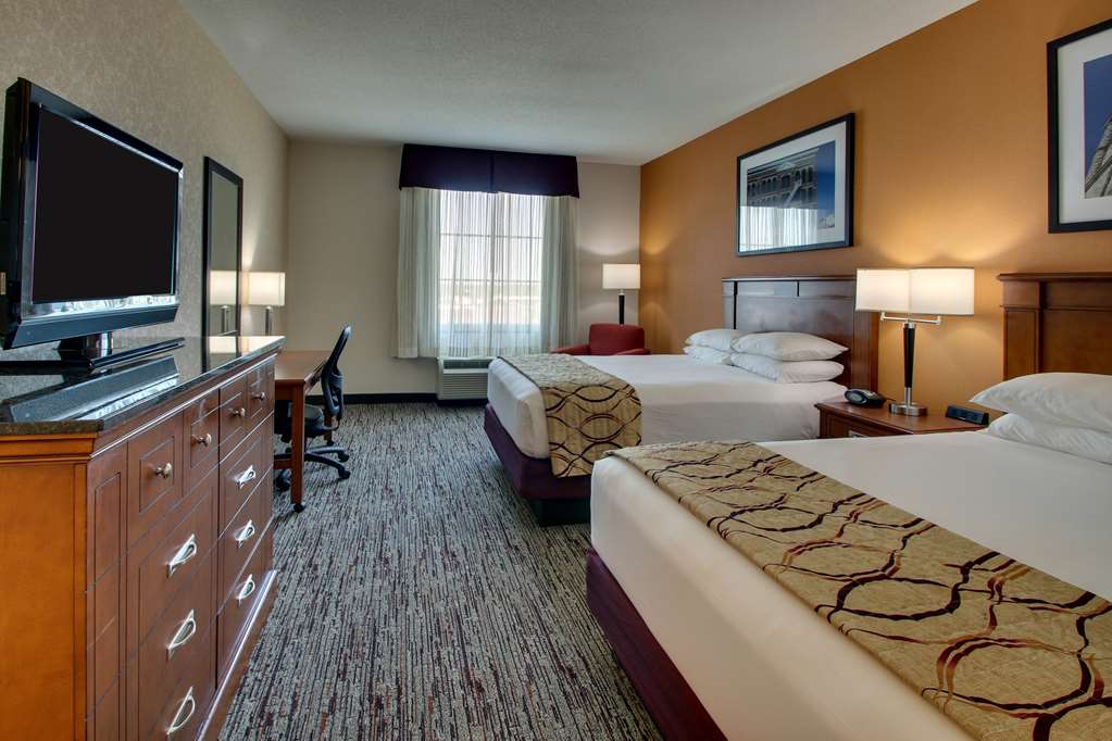 Drury Inn & Suites Findlay - photo 50