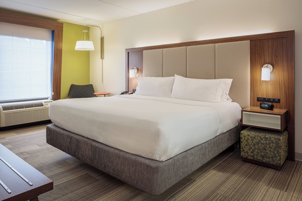 Holiday Inn Express & Suites Newport News by IHG - photo 7