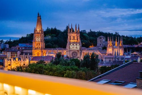 Catedral Apartamentos Burgos Deluxe — 4-Star Luxury Hotel in Burgos, Spain