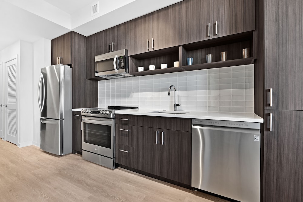 Global Luxury Suites Crystal City - photo 46