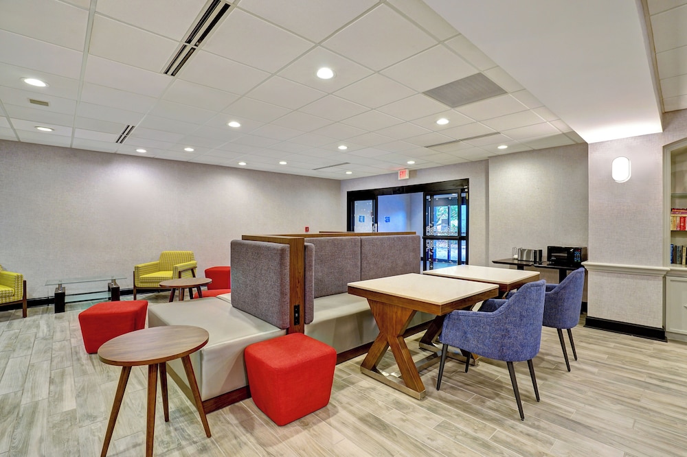 Hampton Inn Cortland - photo 3