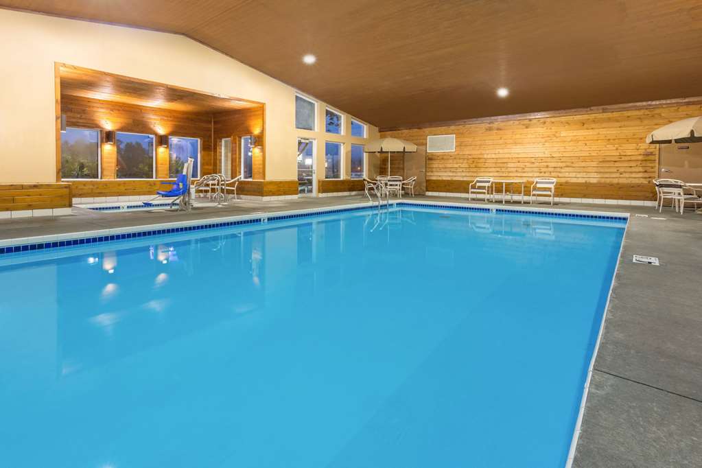 AmericInn by Wyndham Boscobel - photo 9