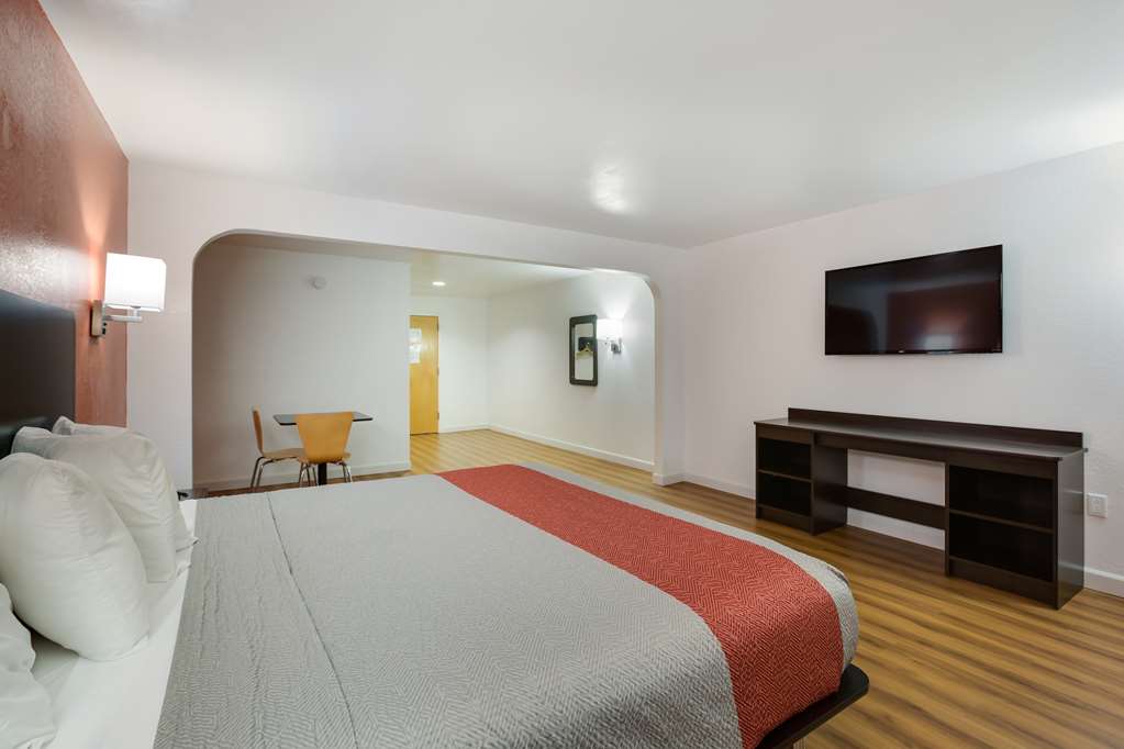 Motel 6 Suwanee GA Gwinnett Center - photo 16