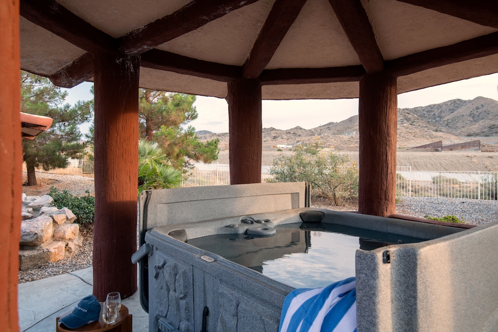Fauna by Avantstay Desert Oasis With Hot Tub & Incredible Views — hotel in Yucca Valley
