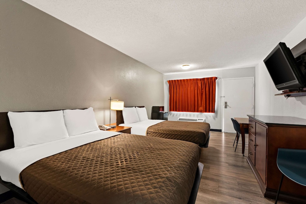 Rodeway Inn Brooklawn NJ - photo 30