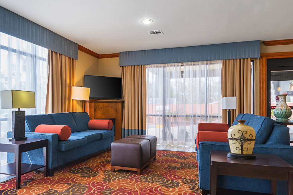 Comfort Suites Lake Charles - photo 8