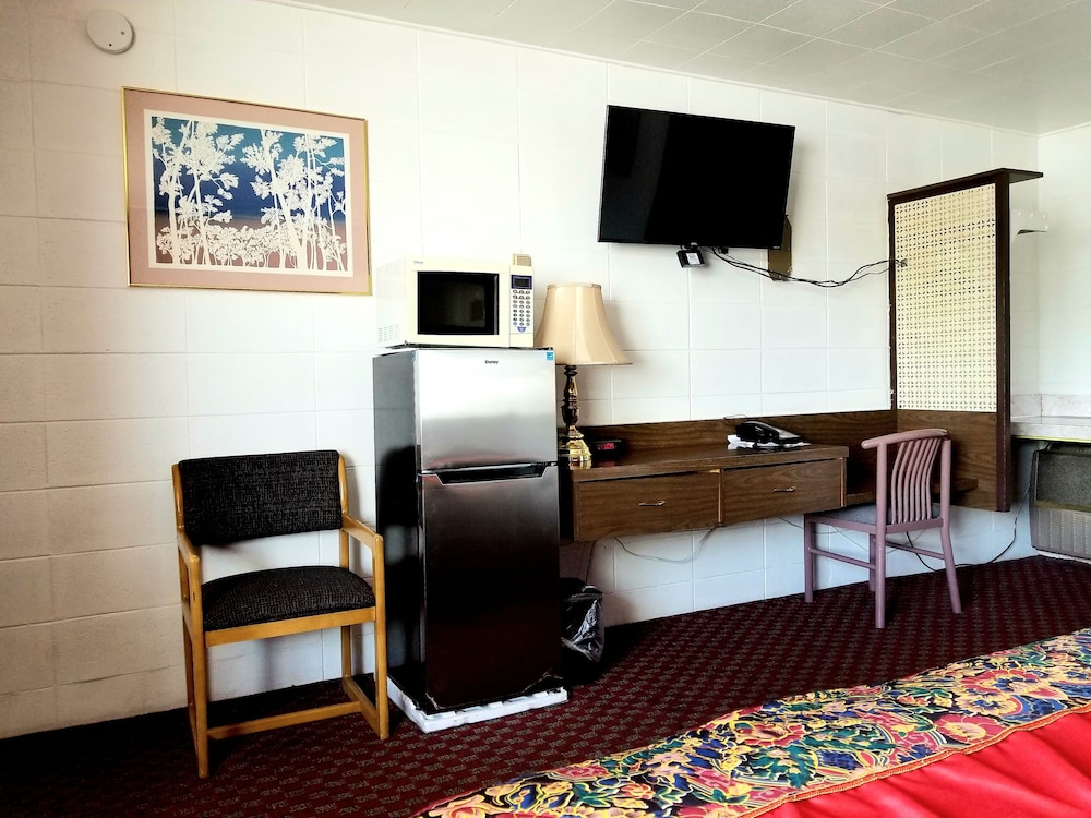 Town House Motor Inn - photo 13