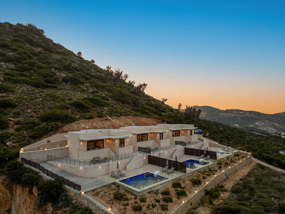 Brikis Villas With 3 Private Pools — 4-Star Luxury Hotel in Irakleion, Greece