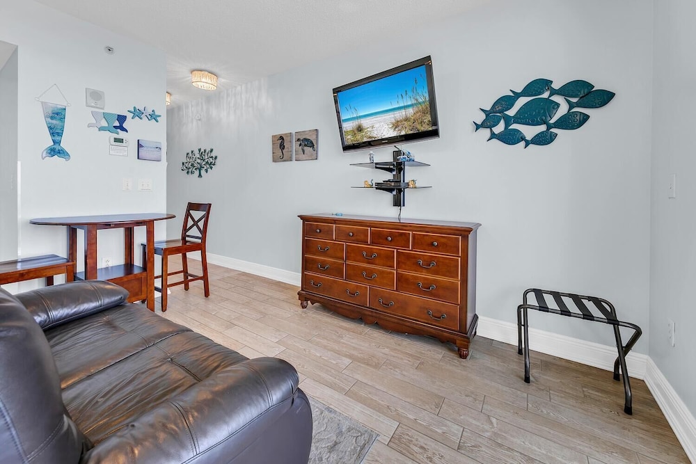 Majestic Beach Towers 1 1412 - photo 19