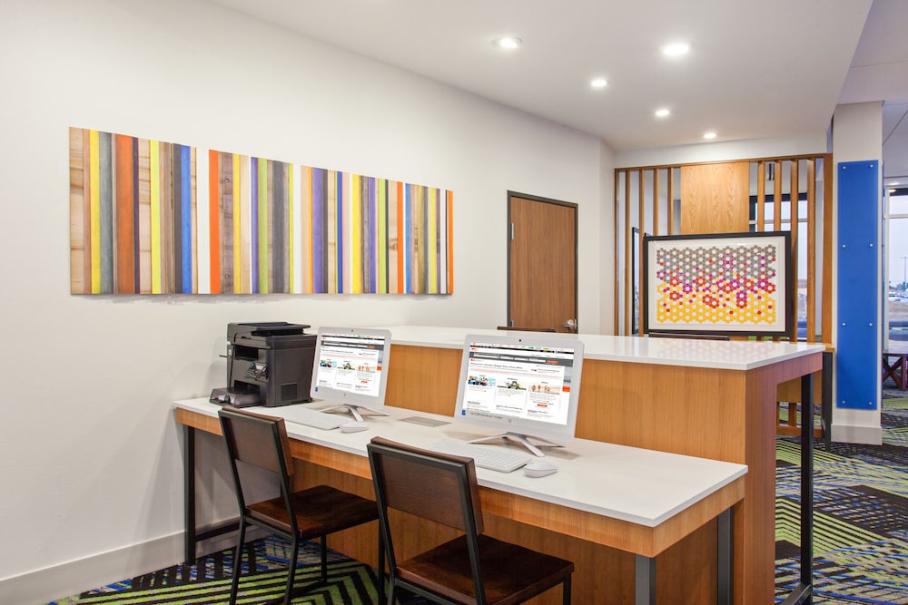 Holiday Inn Express & Suites Moses Lake by IHG - photo 26