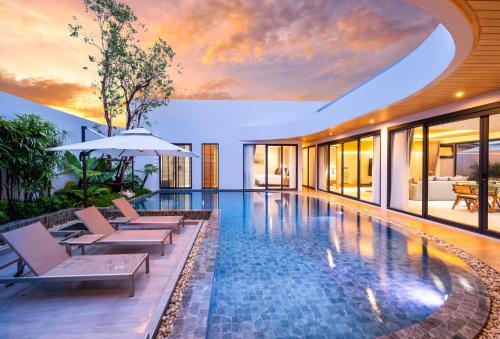 New 3BR Private Pool Villa with 5 Stars Resort Service in Unknown City, Thailand