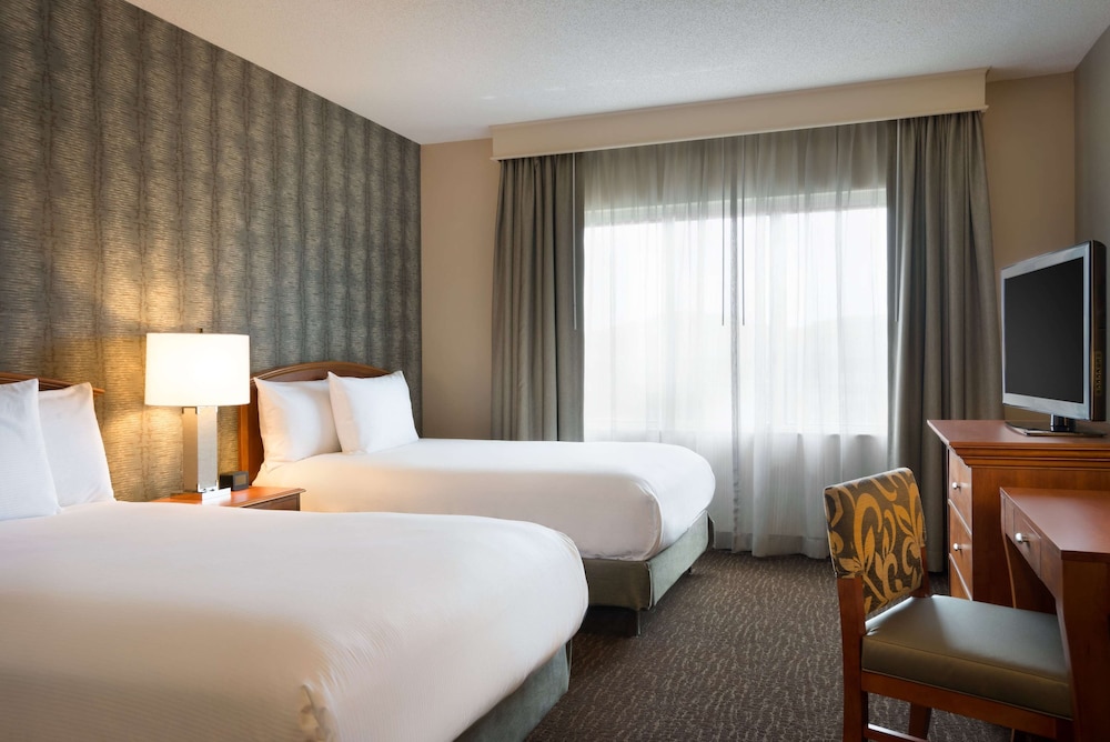 Embassy Suites by Hilton Franklin Cool Springs - photo 12