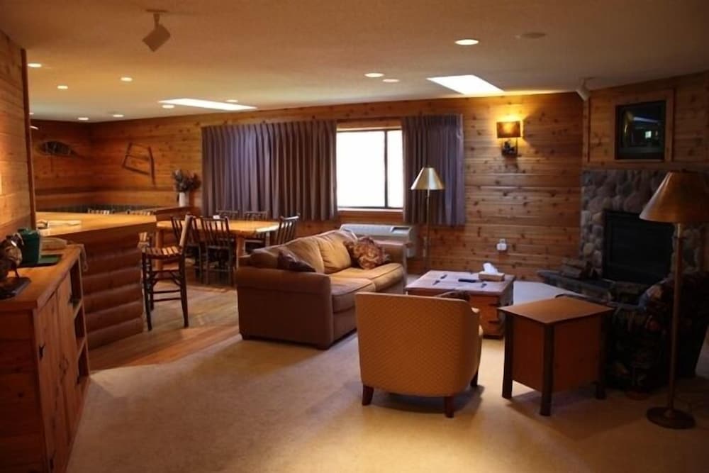 The Lodge at Crooked Lake - photo 12