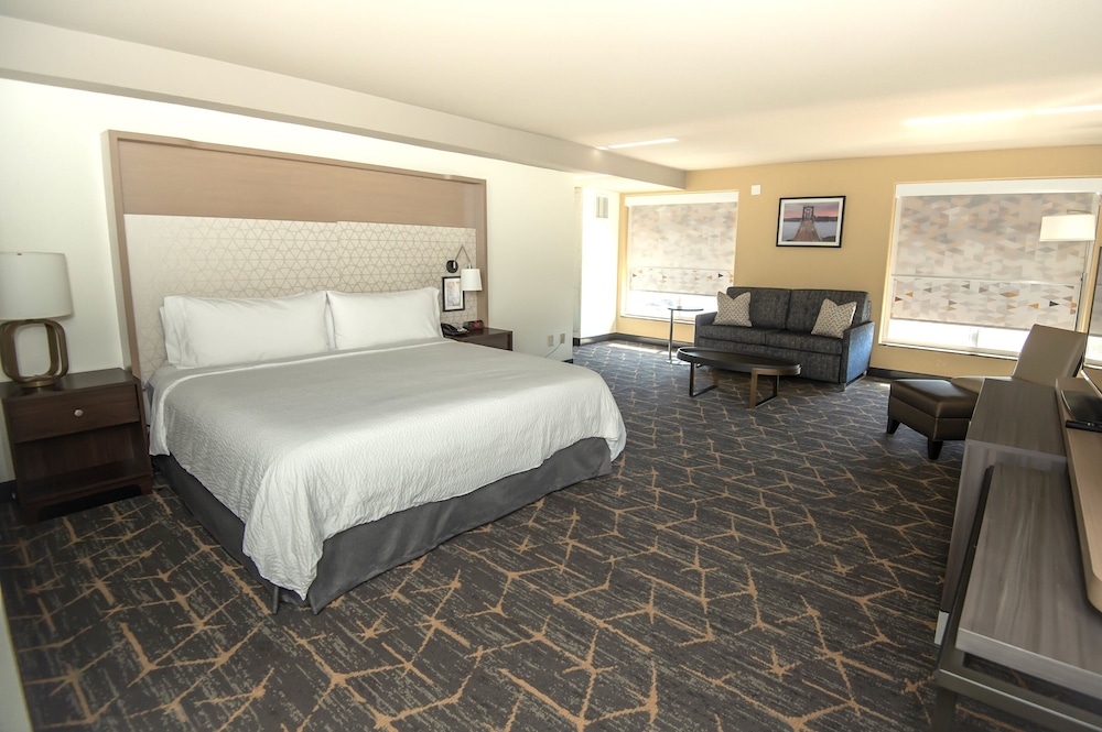 Holiday Inn & Suites Oakland Airport by IHG - photo 8