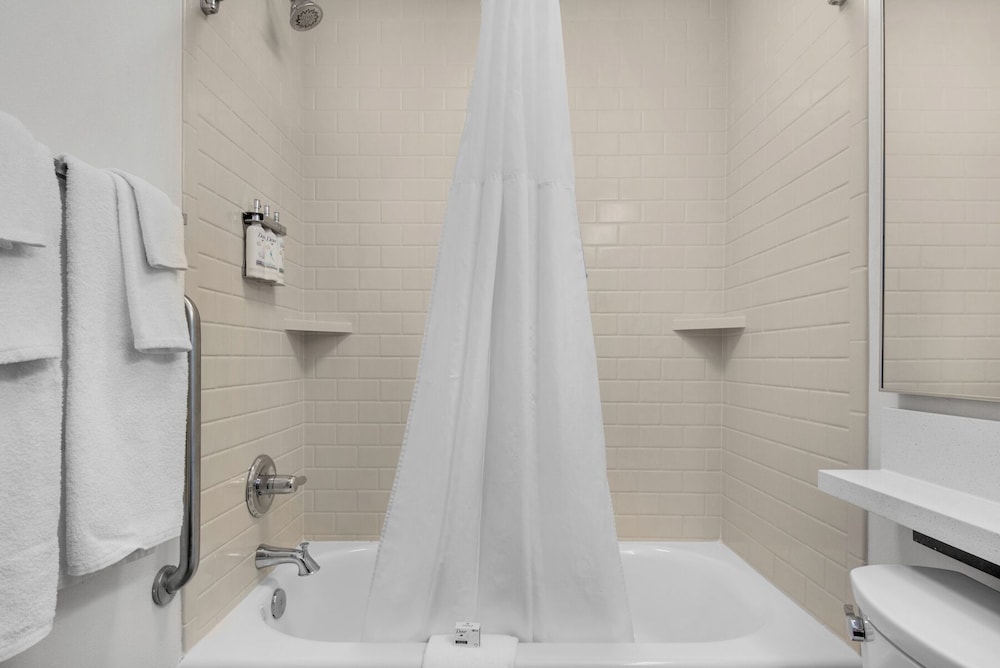 Candlewood Suites Pensacola University Area by IHG - photo 35