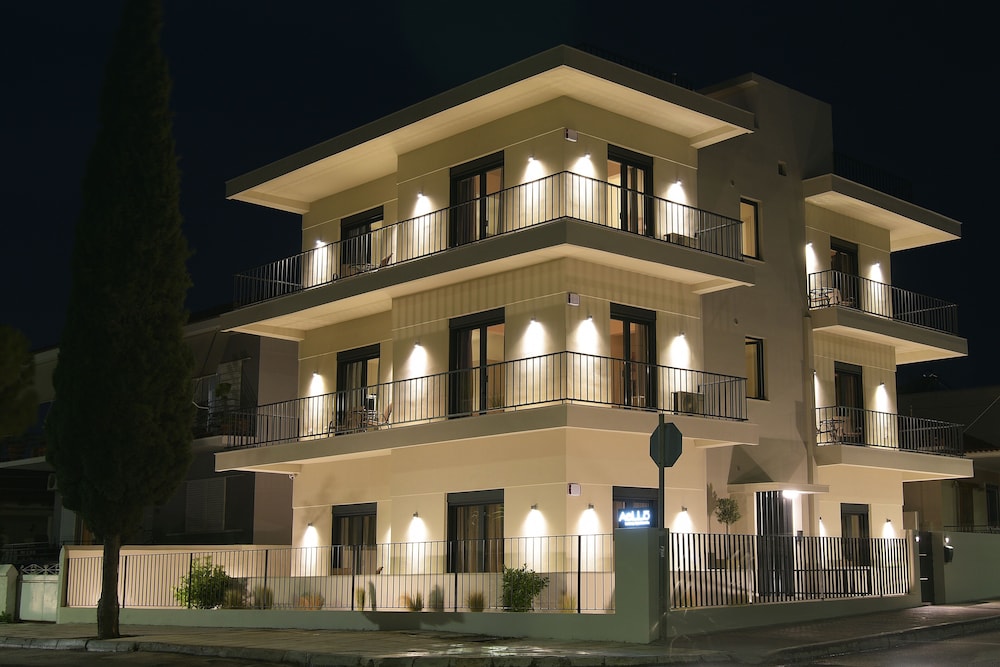 Aellō luxury apartments — 4-Star Luxury Hotel in Markopoulo, Greece