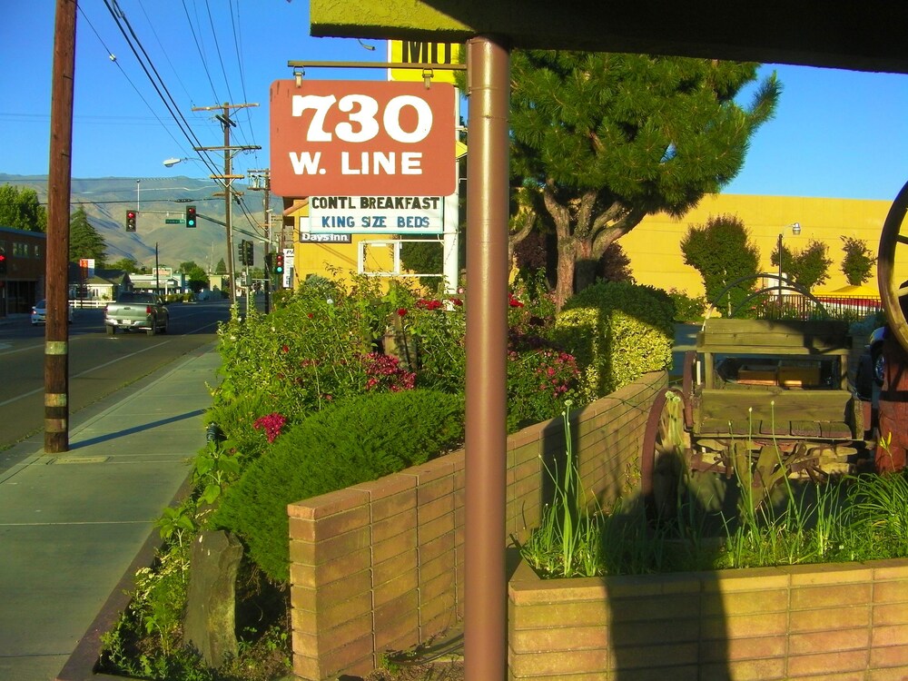 Mountain View Motel - carbon neutral hotel in Bishop