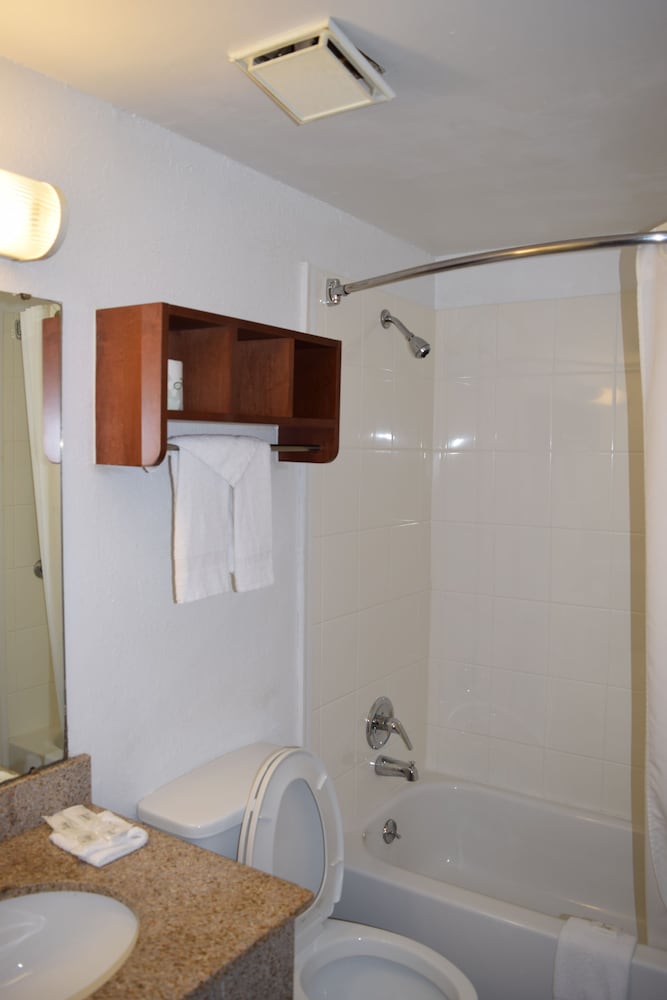 Americas Best Value Inn Jefferson City - photo 34