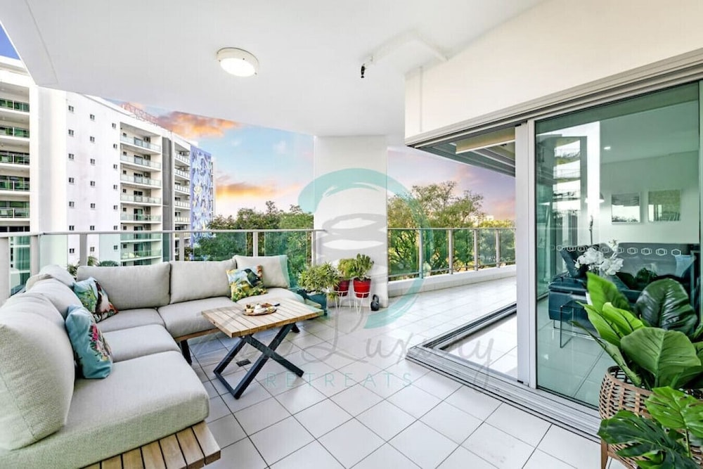 Zen Tree Blossom 3Br Luxury Apartment — 4-Star Luxury Hotel in Darwin, Australia