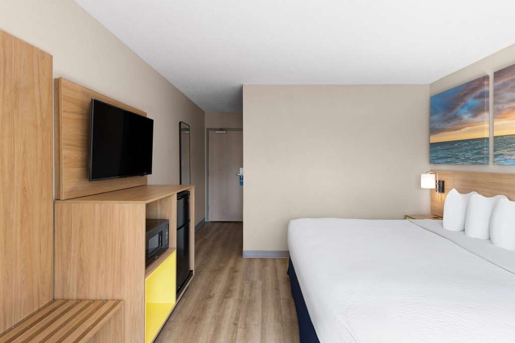 Days Inn by Wyndham Florence Near Civic Center - photo 30