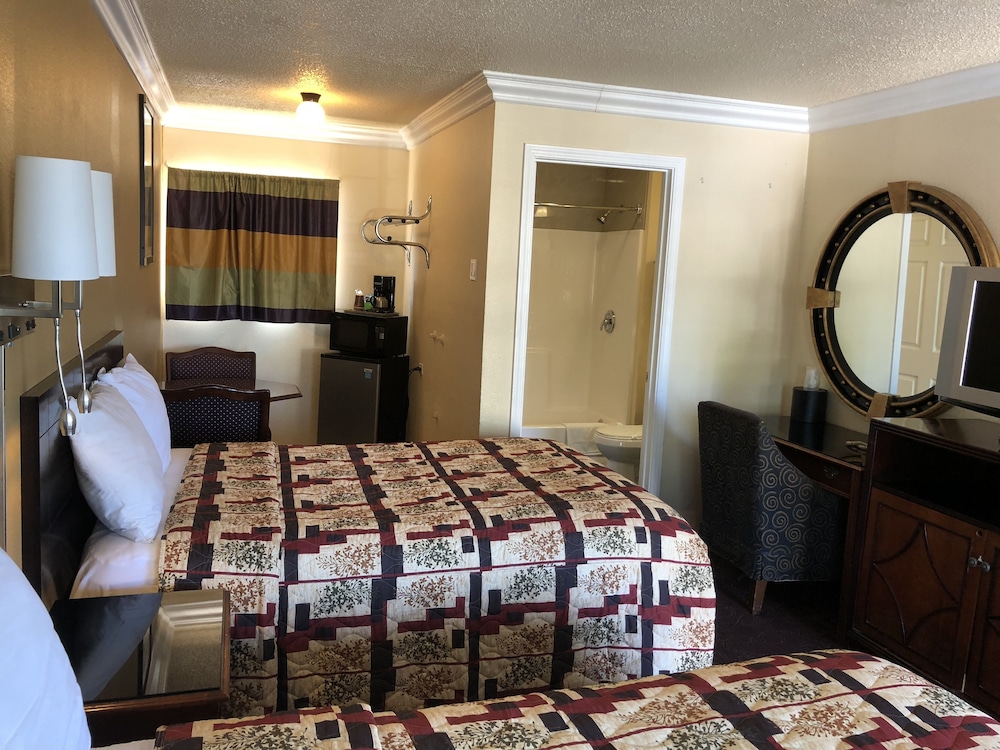 Lamplighter Motel - photo 8