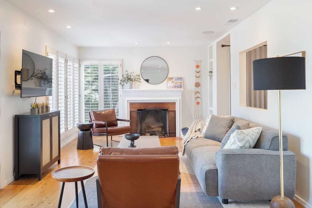 A Lister by AvantStay Hollywood Hills Luxe Group Escape w Pool in Los Angeles, United States