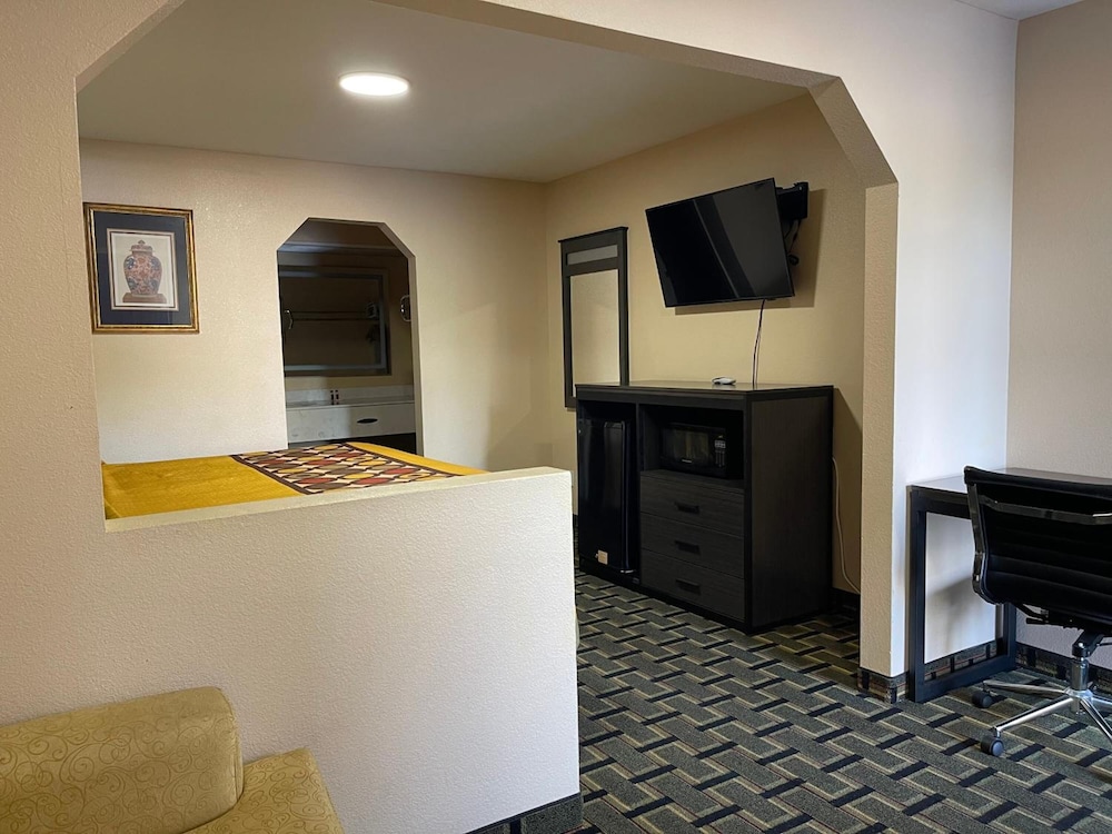 New Hampshire Inn - photo 10