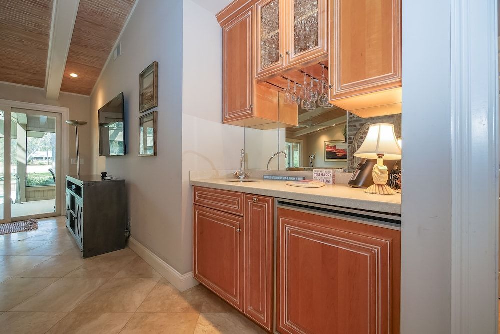 10 Woodbine Place in Hilton Head Island, United States