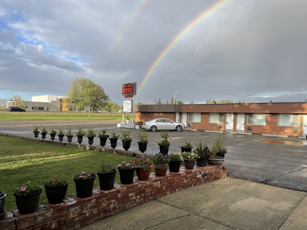 Rest Easy Motel — hotel in Three Hills
