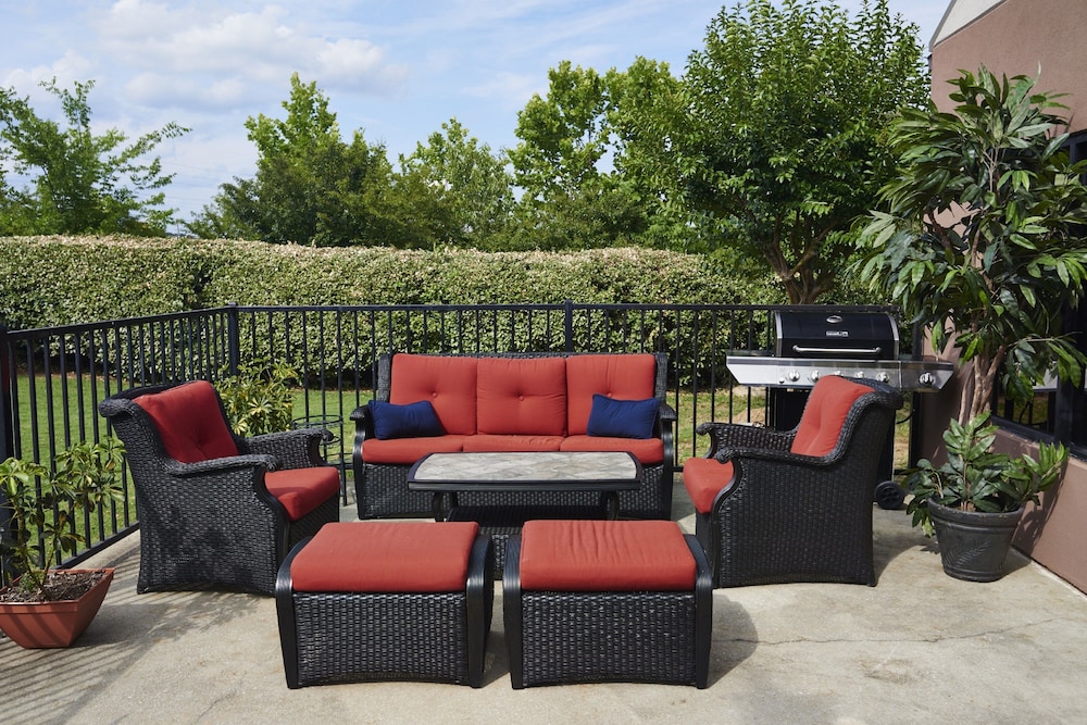 Holiday Inn Express & Suites Birmingham South Pelham by IHG - photo 33