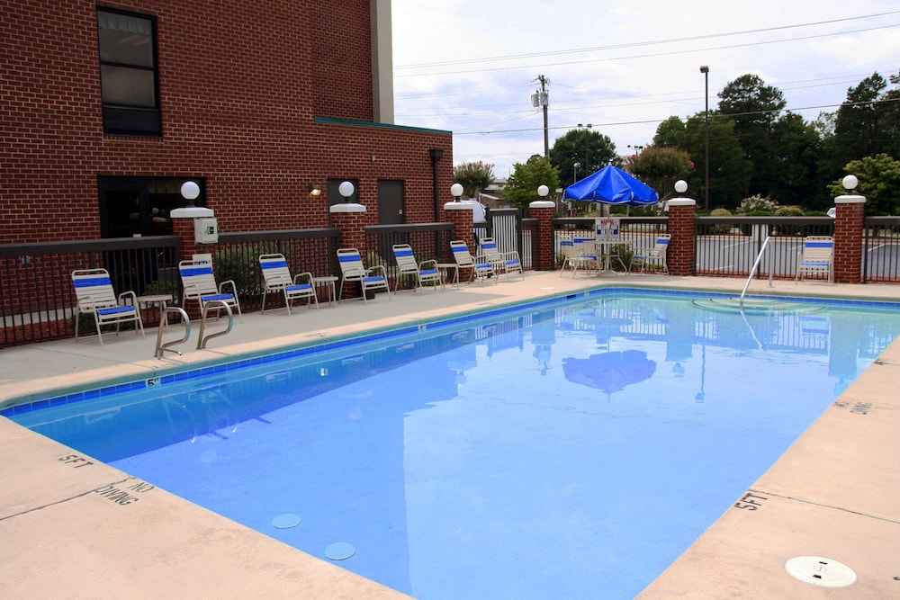 Hampton Inn High Point - photo 27