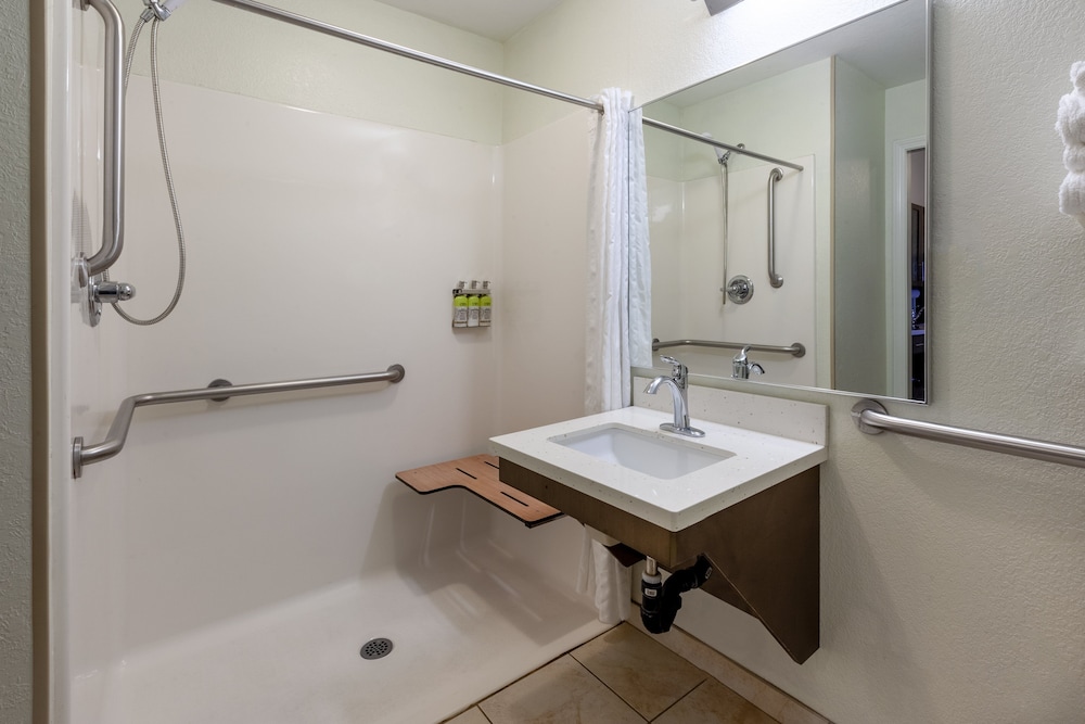 Candlewood Suites West Springfield by IHG - photo 13