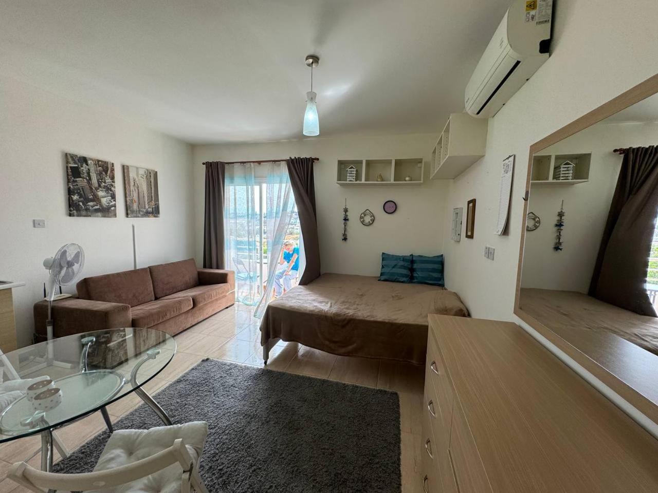 Seaview Apartments