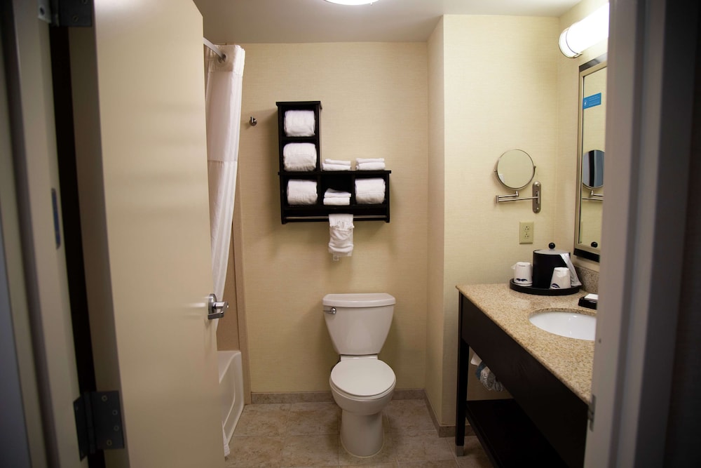 Hampton Inn & Suites Sharon - photo 59