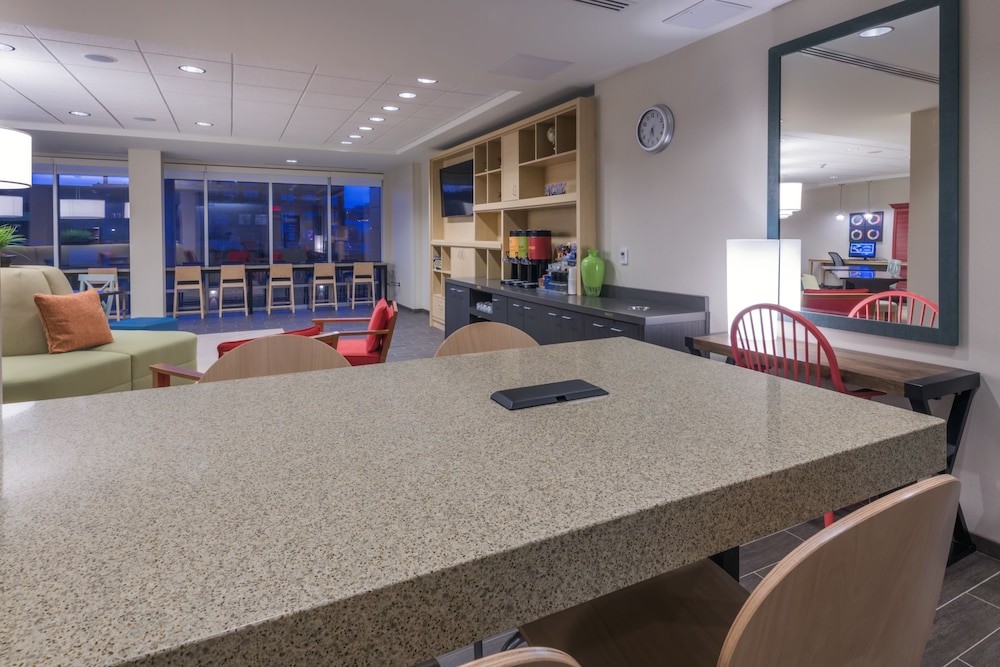Home2 Suites by Hilton Kansas City Downtown - photo 37