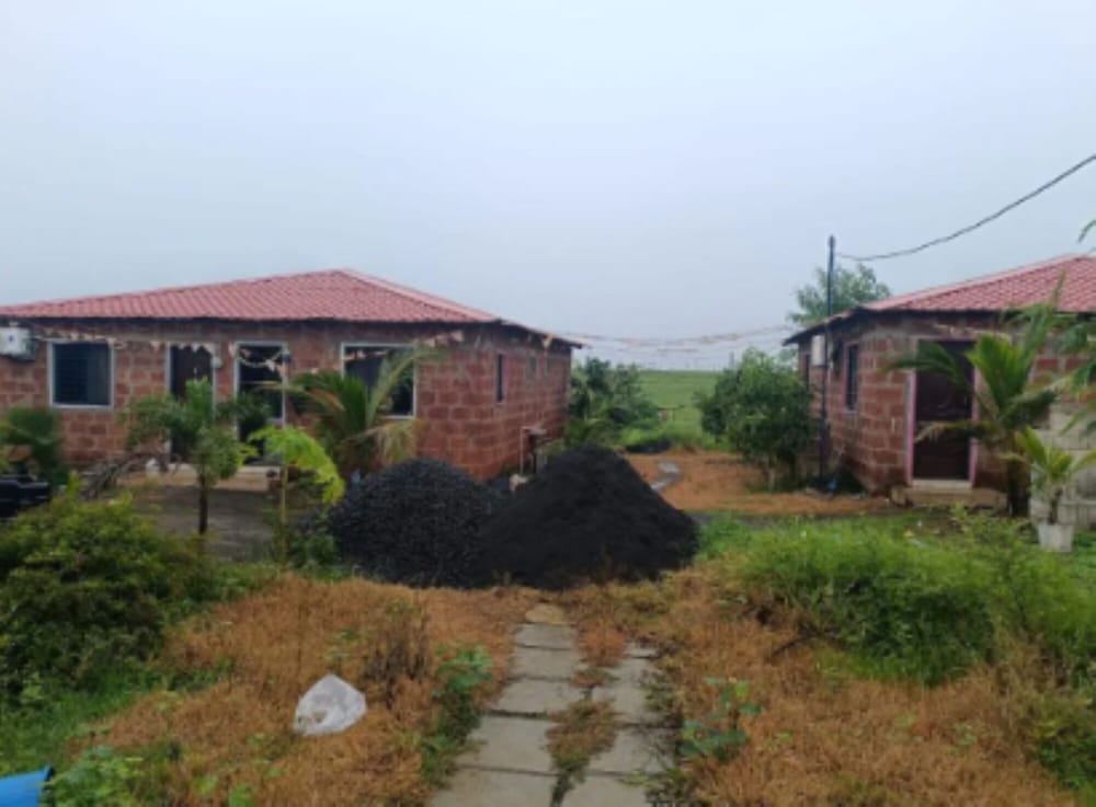 Swami Om Bhakt Nivas in Akalkot, India