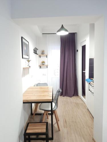 Style Apartment with Courtyard