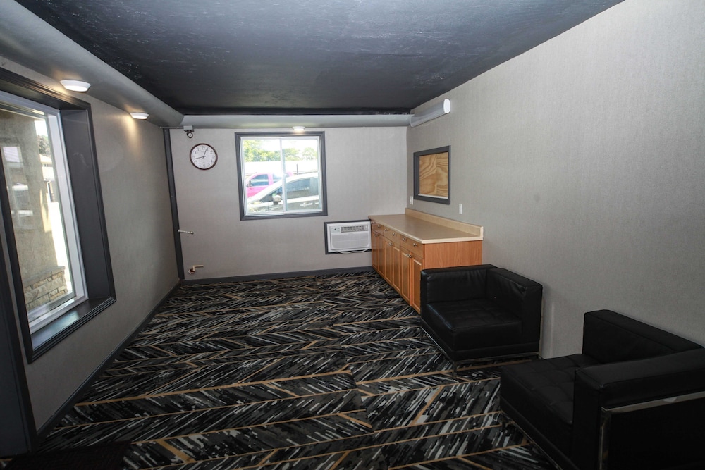 Relax Inn — Bradford — photo 4