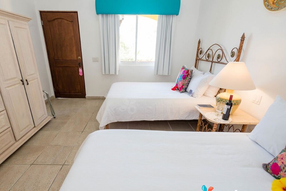 El Encanto Inn & Suites