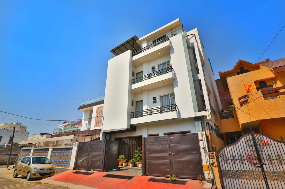 Hotel Aarya - carbon neutral hotel in Lucknow