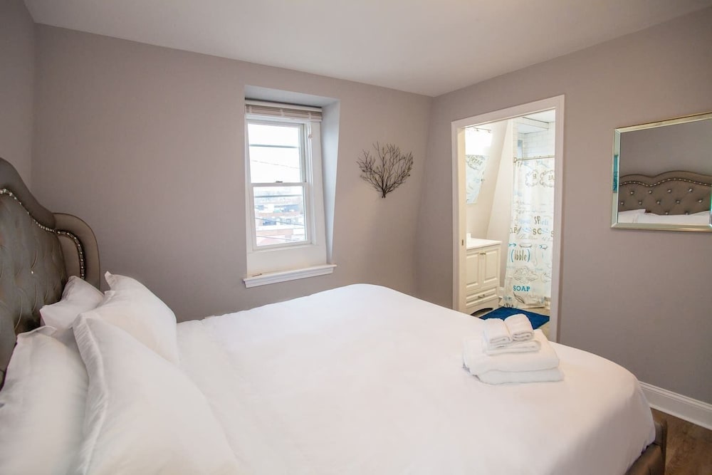 Luxe 4BR 3 Bath North End & Faneuil Hall - photo 14