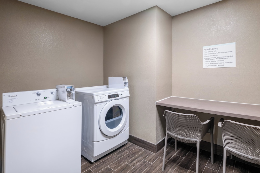Garner Hotel Clarksville Northeast by IHG - photo 30
