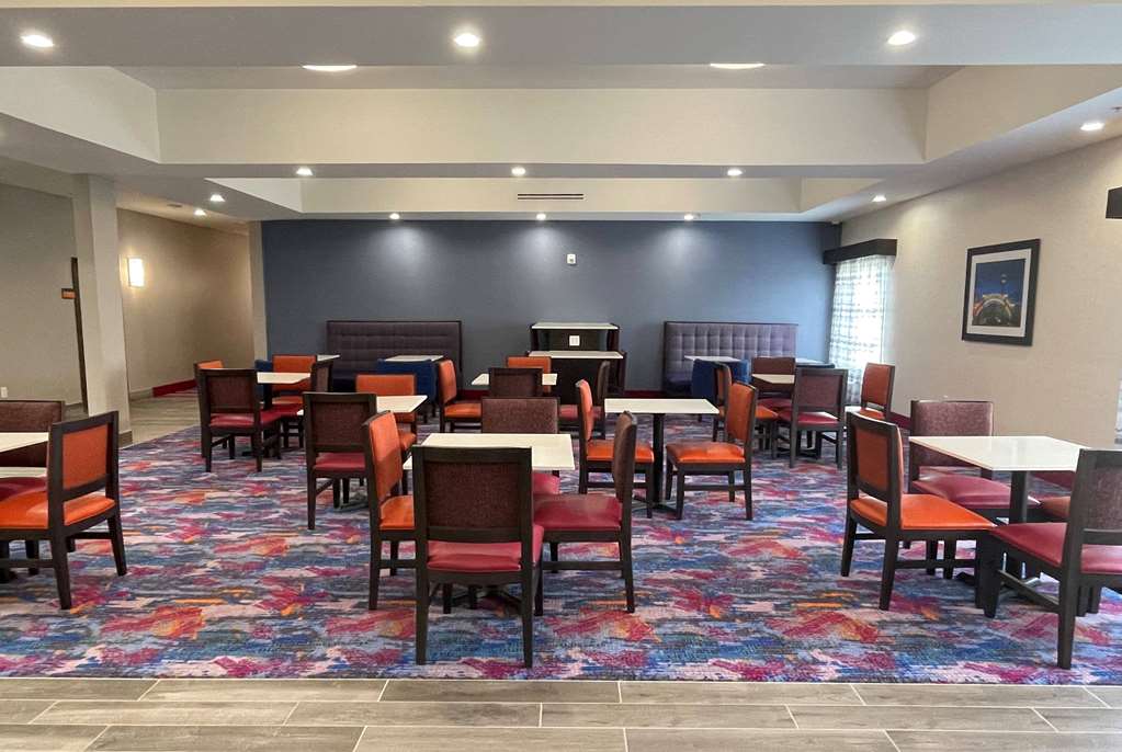 La Quinta Inn and Suites by Wyndham Schertz San Antonio Selma - photo 20