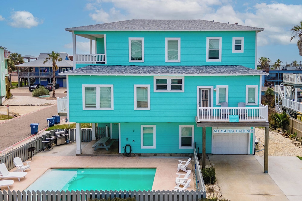 No Agenda Hacienda by Silver Sands Vacation Rentals — 4-Star Luxury Hotel in Port Aransas, United States